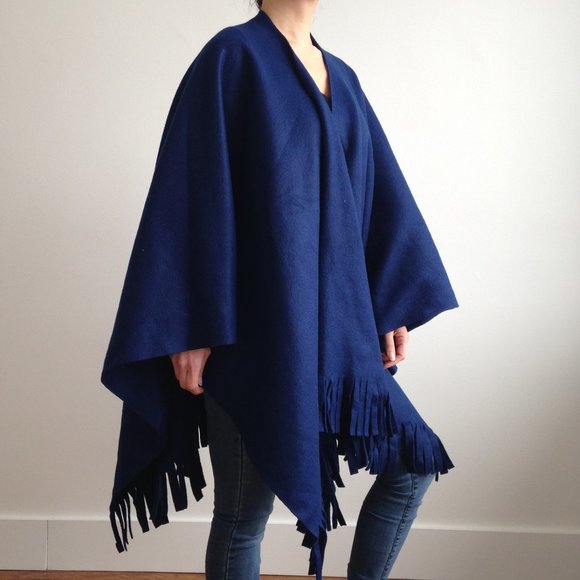 *NWOT* Navy Blue Cozy Polar Fleece Poncho Blanket - Picture 1 of 9